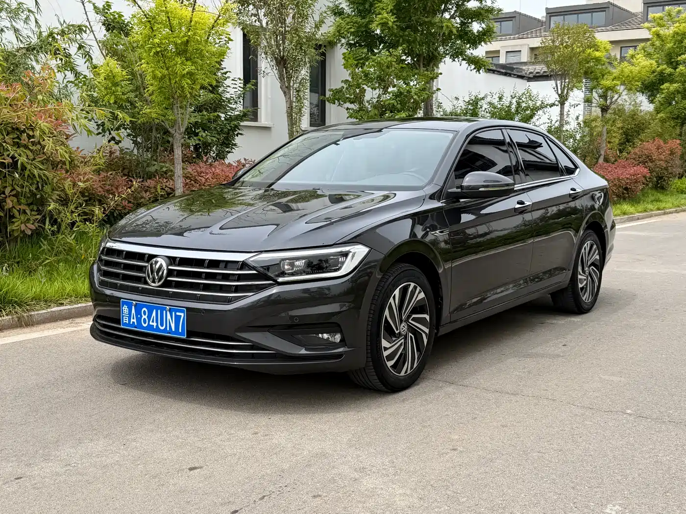 VOLKSWAGEN SAGITAR