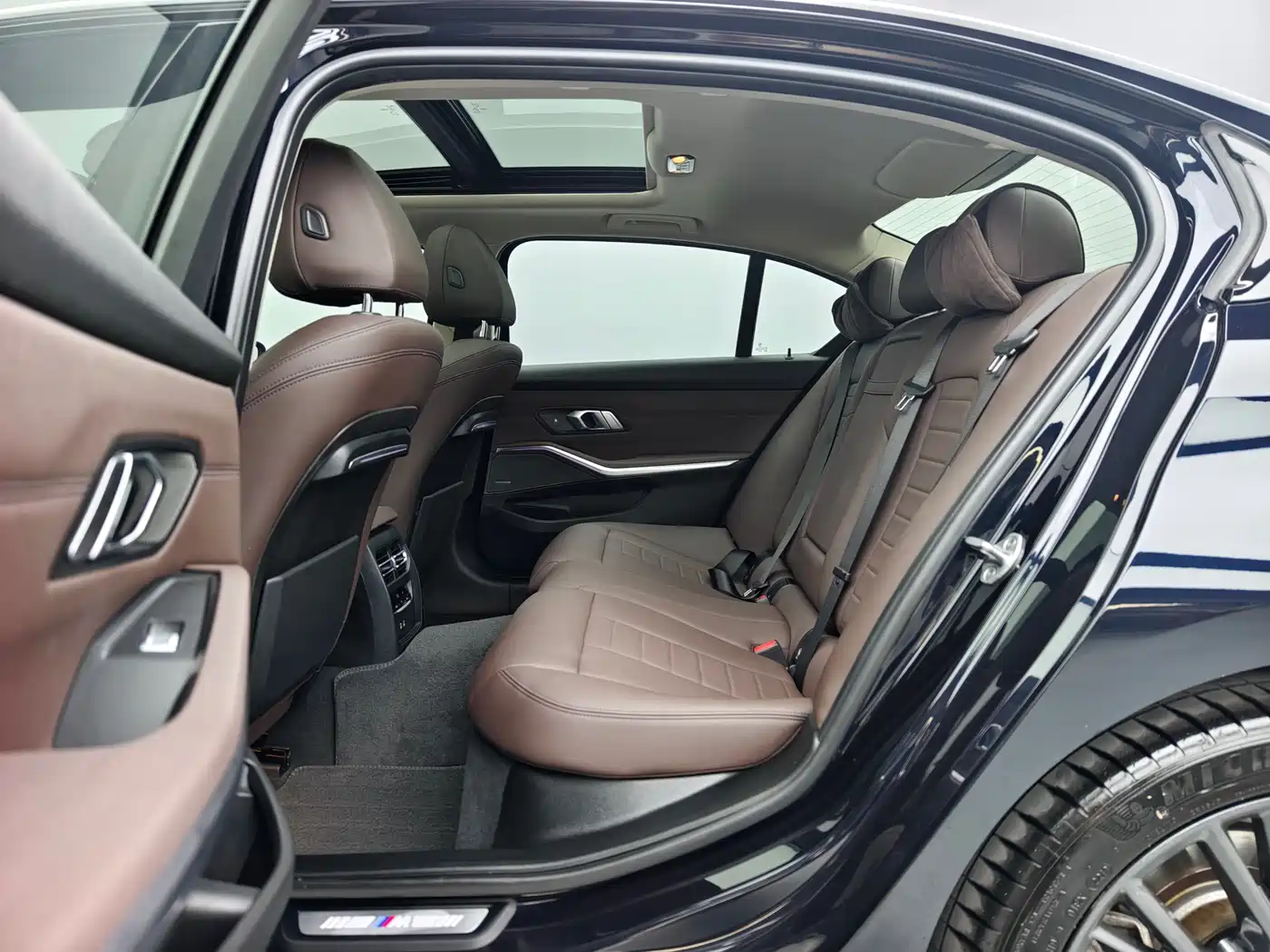 BMW 3 Series 2020 325Li M Sport Black Night Package фото 16