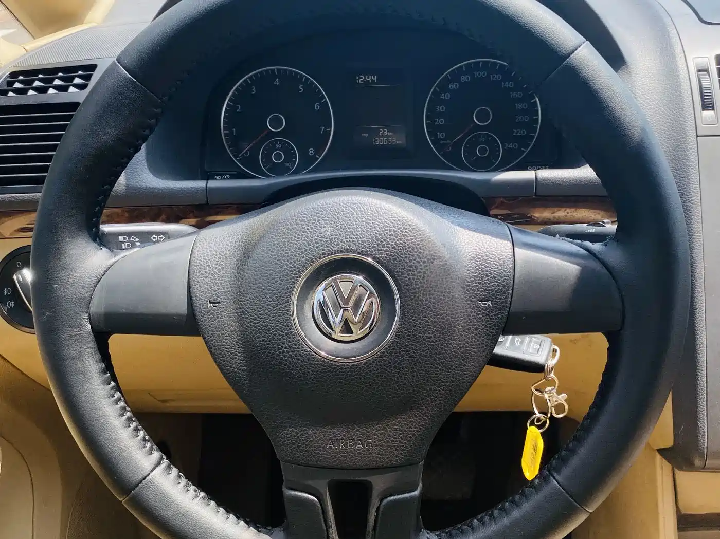 Volkswagen Touran 2013 1.4T DSG Comfort 5-seater фото 15