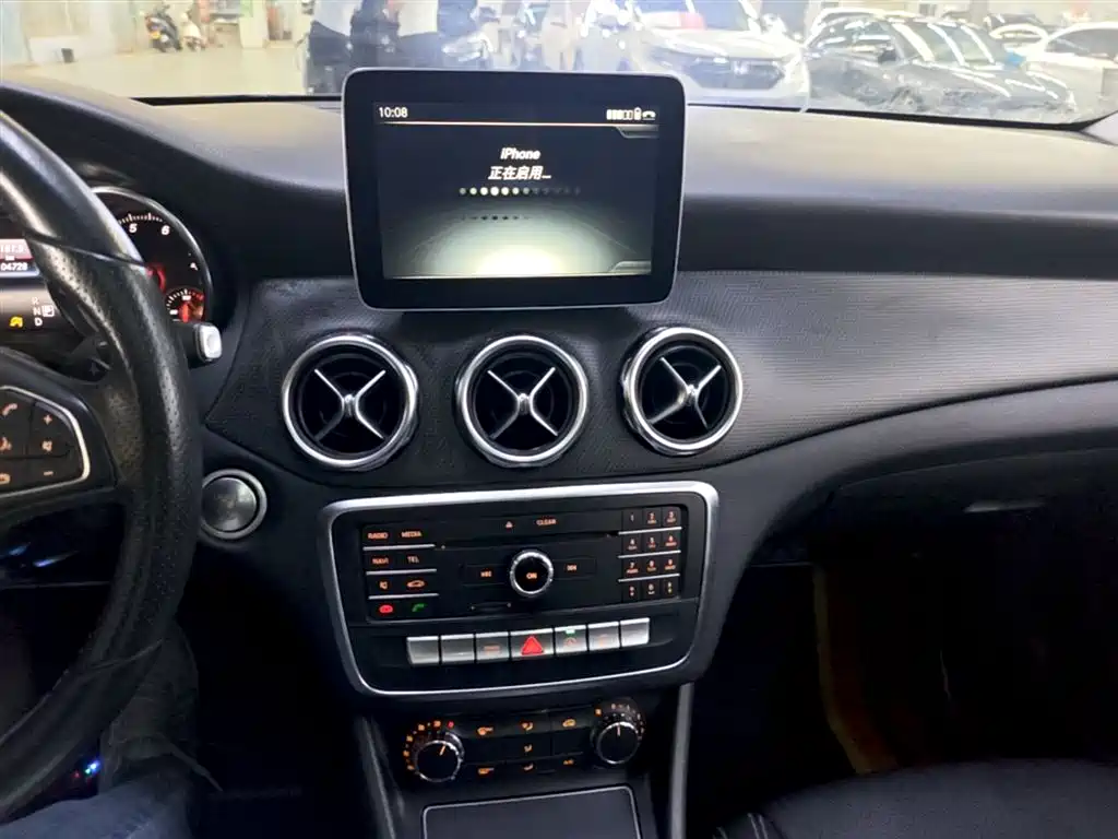 Mercedes-Benz GLA 2017 GLA 200 Dynamic фото 13