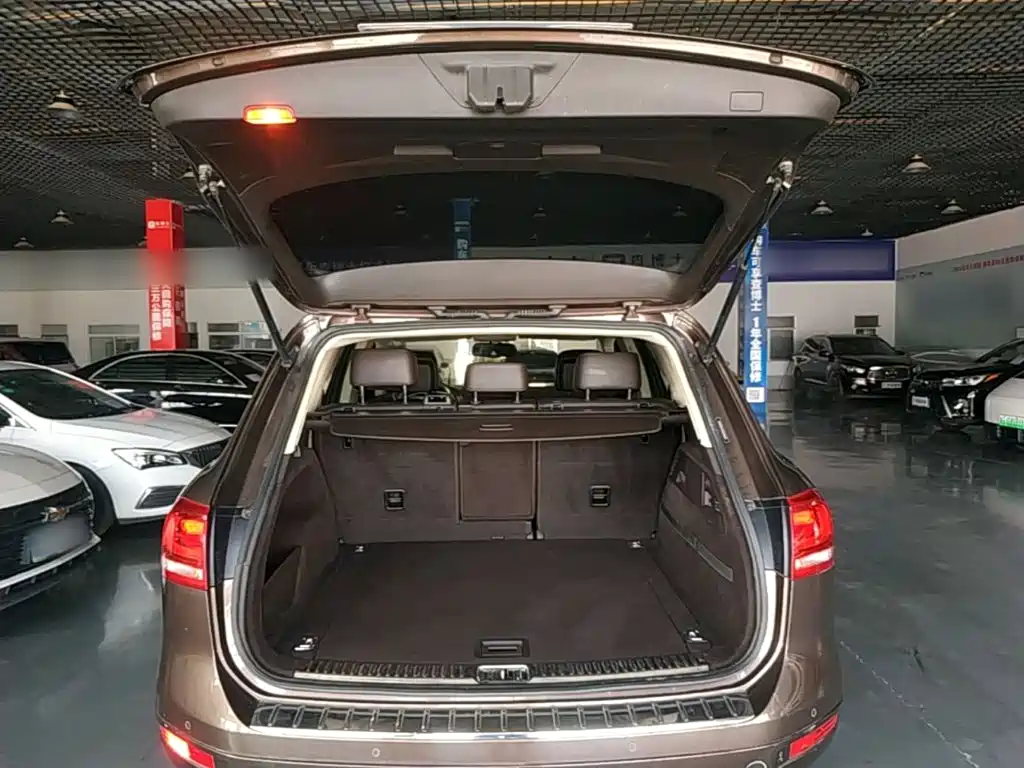 Фото 19 - Volkswagen Touareg