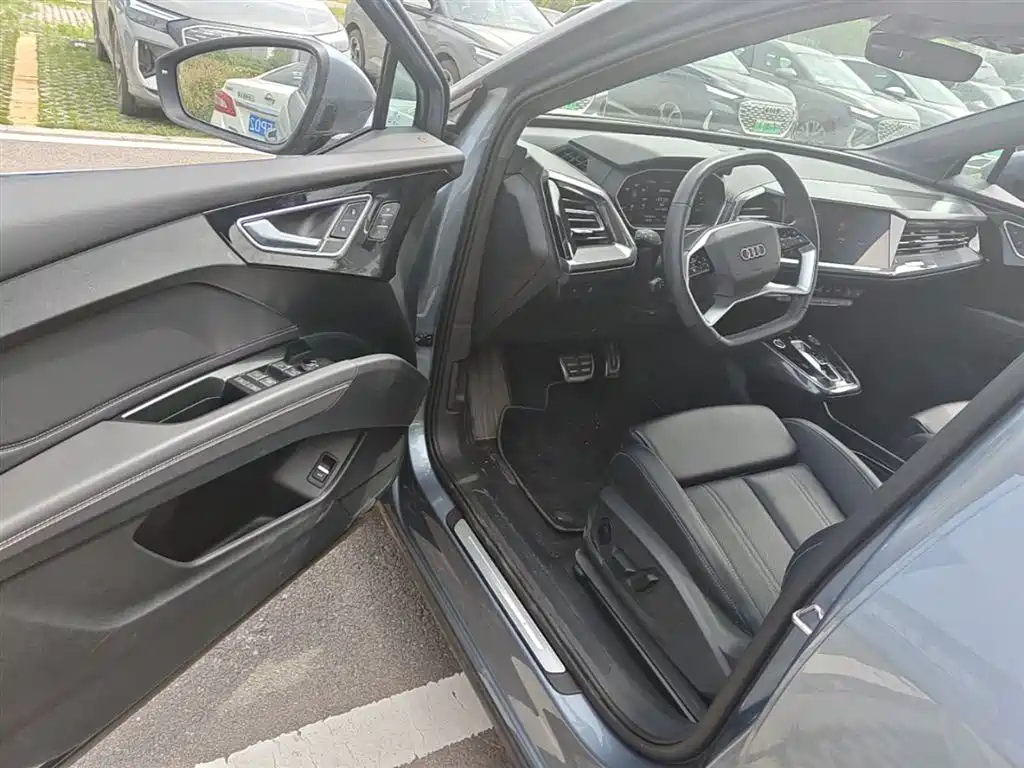 Audi Q4 e-tron 2024 40 e-tron Creation Edition фото 16