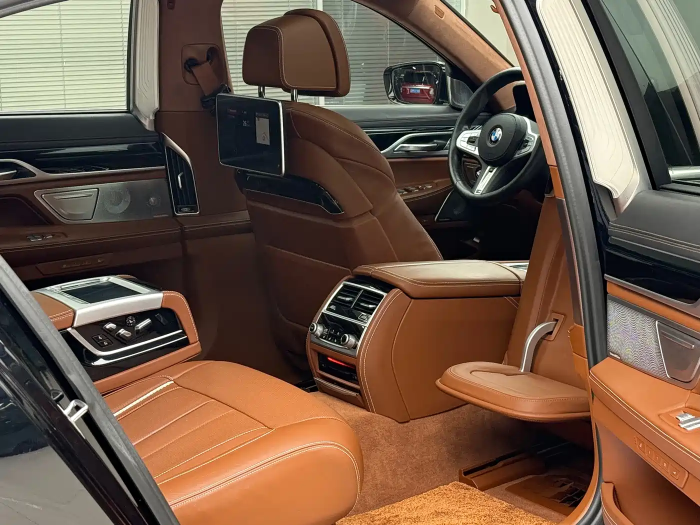 BMW 7 Series 2018 740Li xDrive Premium Type M Sport Package фото 7