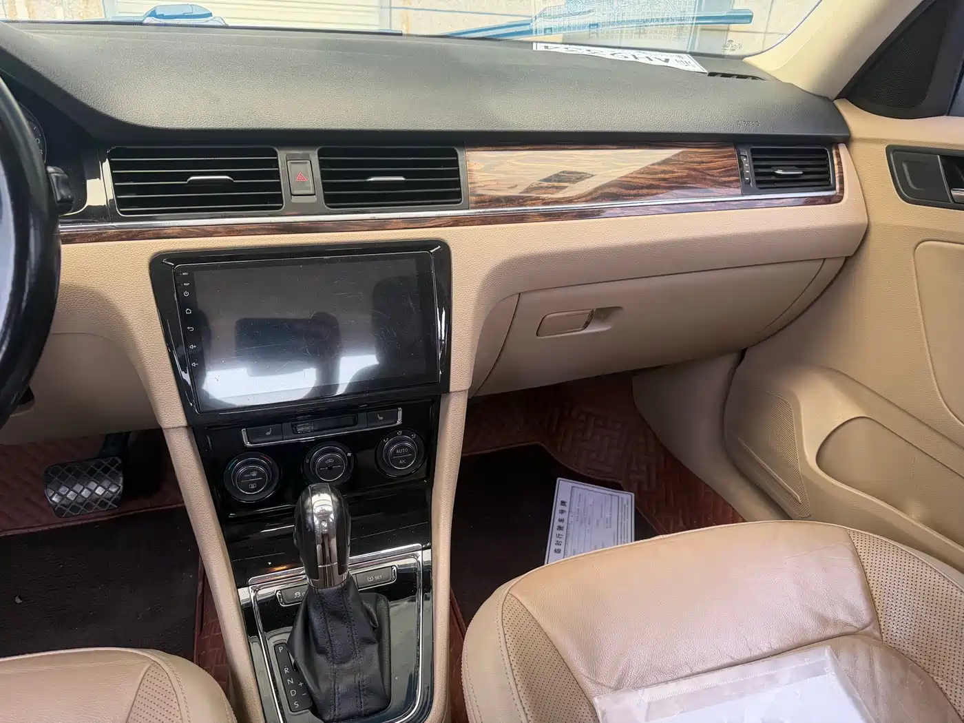 Volkswagen Bora 2013 1.6L Automatic Luxury Model фото 10