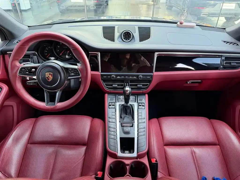 Porsche Macan 2020 Macan 2.0T фото 11