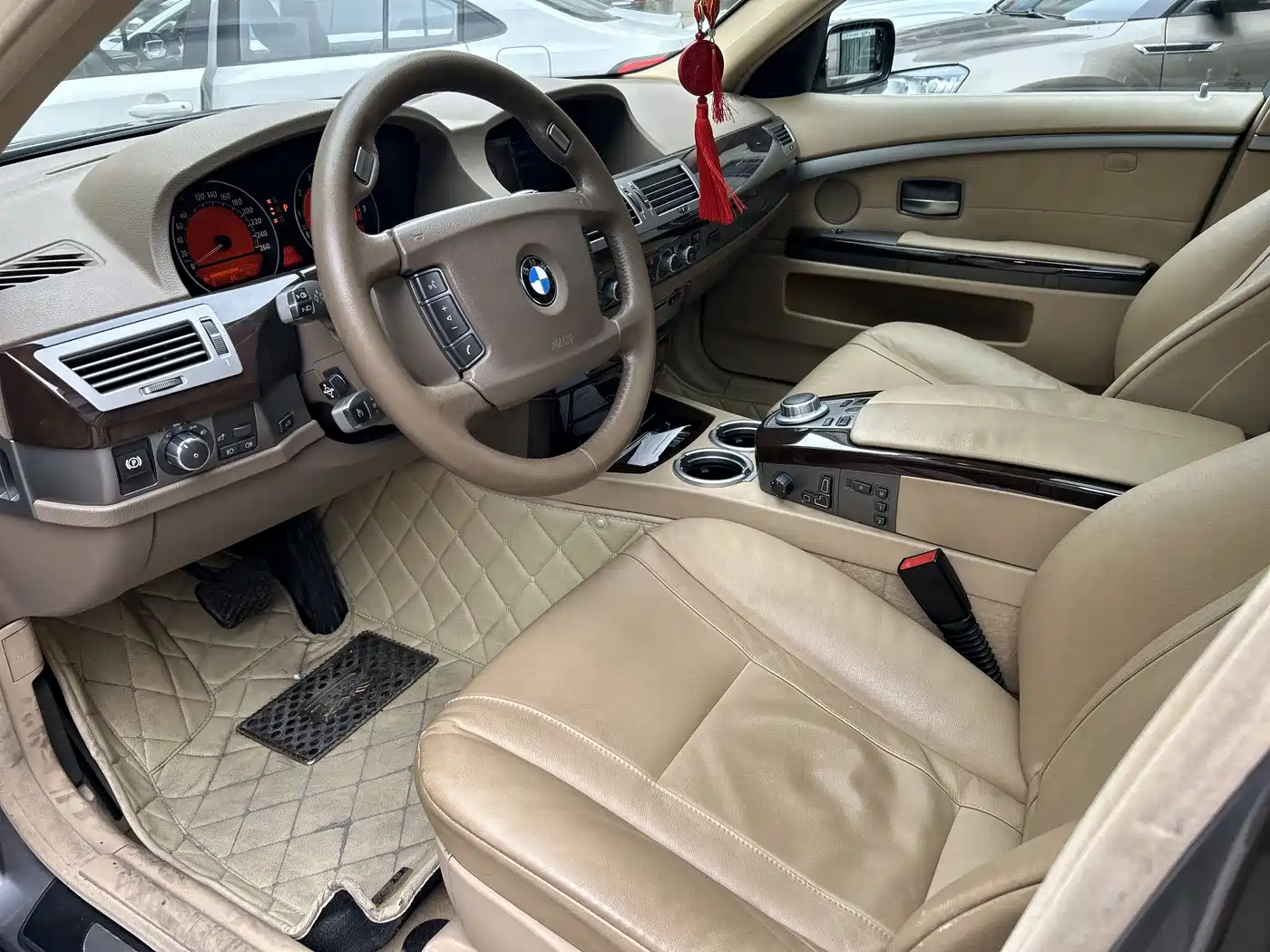 BMW 7 Series 2009 730Li Luxury фото 9