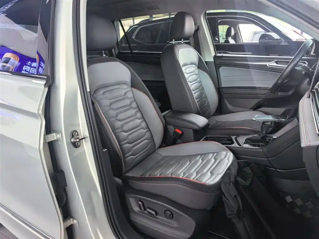 Volkswagen Tiguan L 2022 330TSI Auto 2WD R-Line Premium Edition фото 19