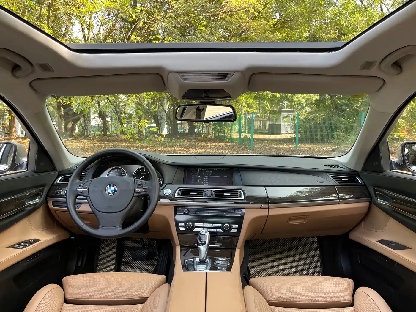 BMW 7 Series 2009 740Li Premium фото 9