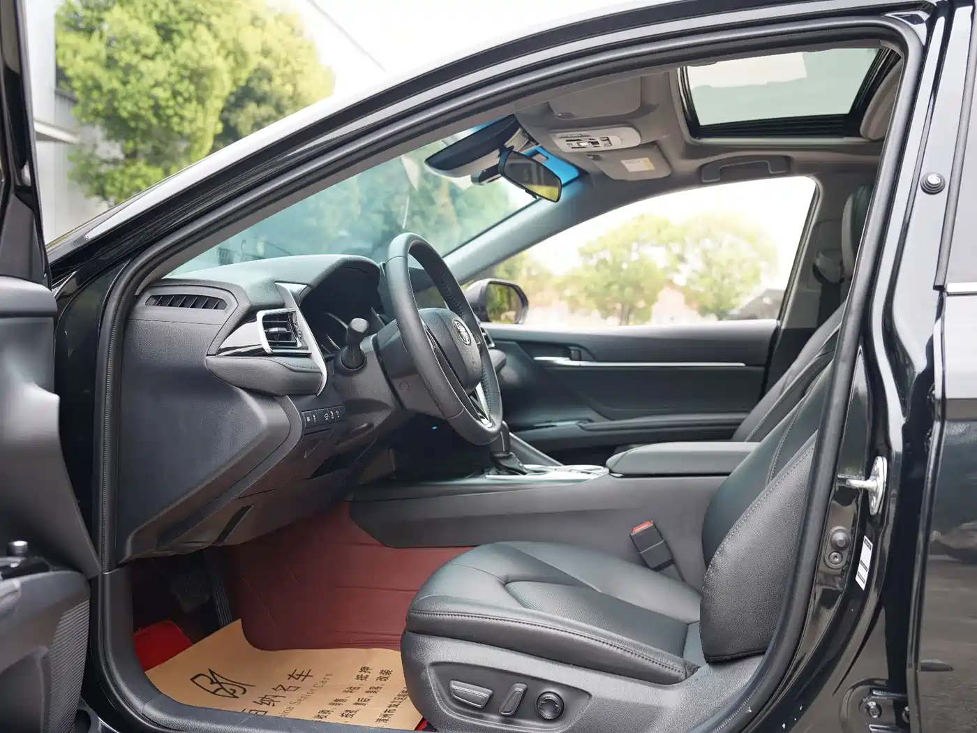 Toyota Camry 2023 2.0G Luxury Edition фото 13