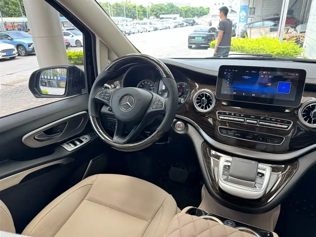 Mercedes-Benz Vito 2018 2.0T Elite Edition 7-seater China VI фото 8