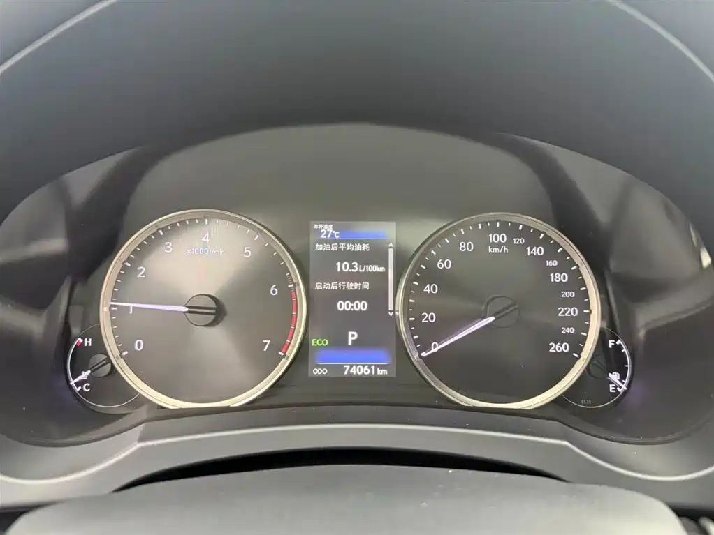 Lexus IS 2017 300 Leading Edition фото 6