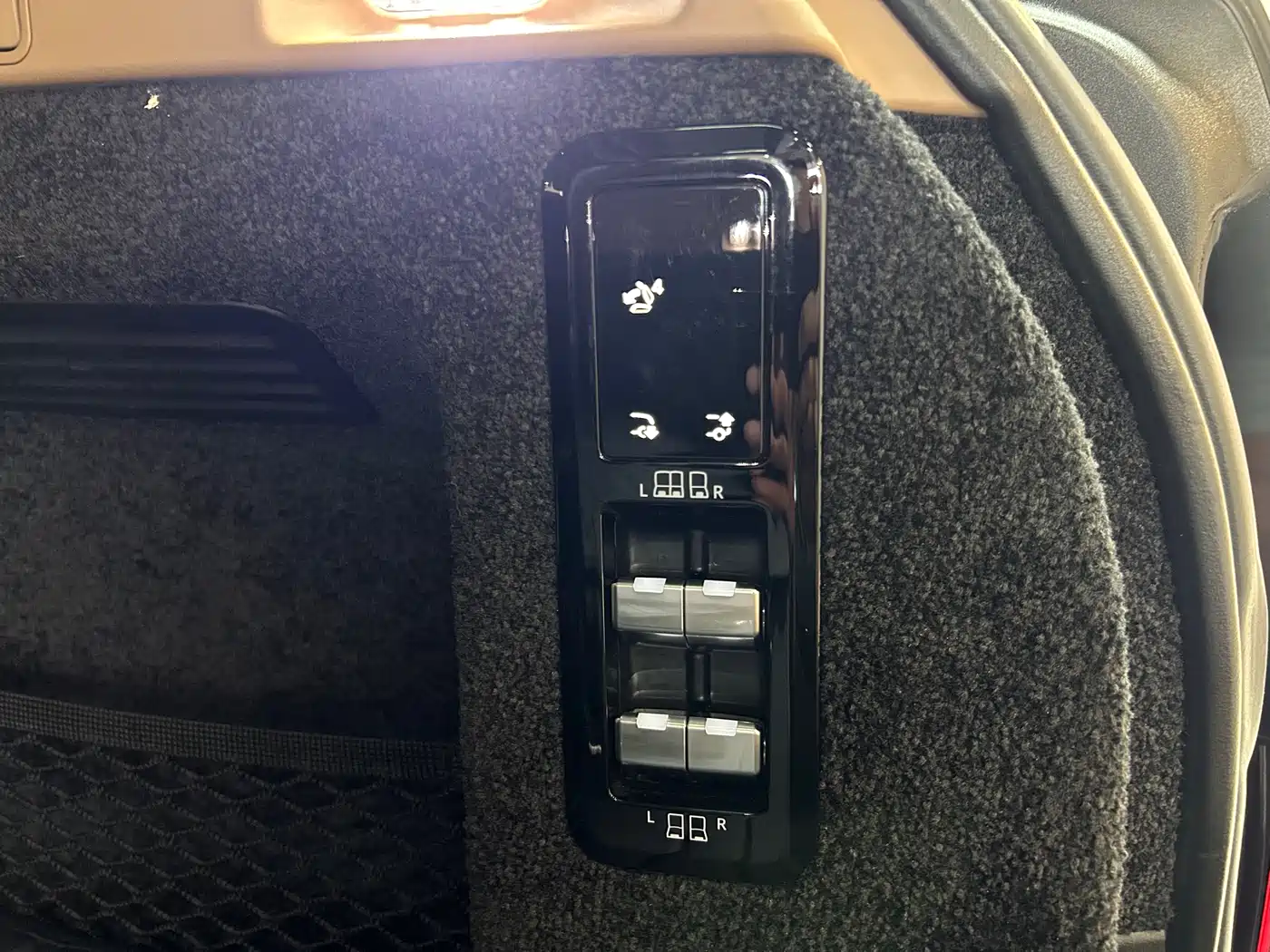 Land Rover Range Rover 2024 3.0 L6 400PS Golden Age Extended 7-Seater фото 40
