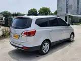 Photo 6 - Baojun 730