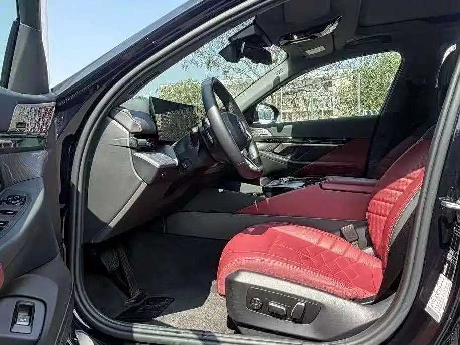 BMW 5 Series 2025 530Li Premium M Sport Package фото 2