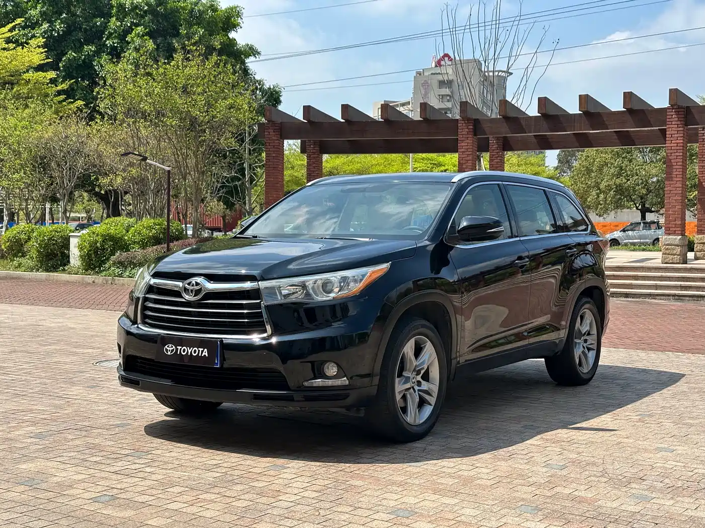TOYOTA HIGHLANDER