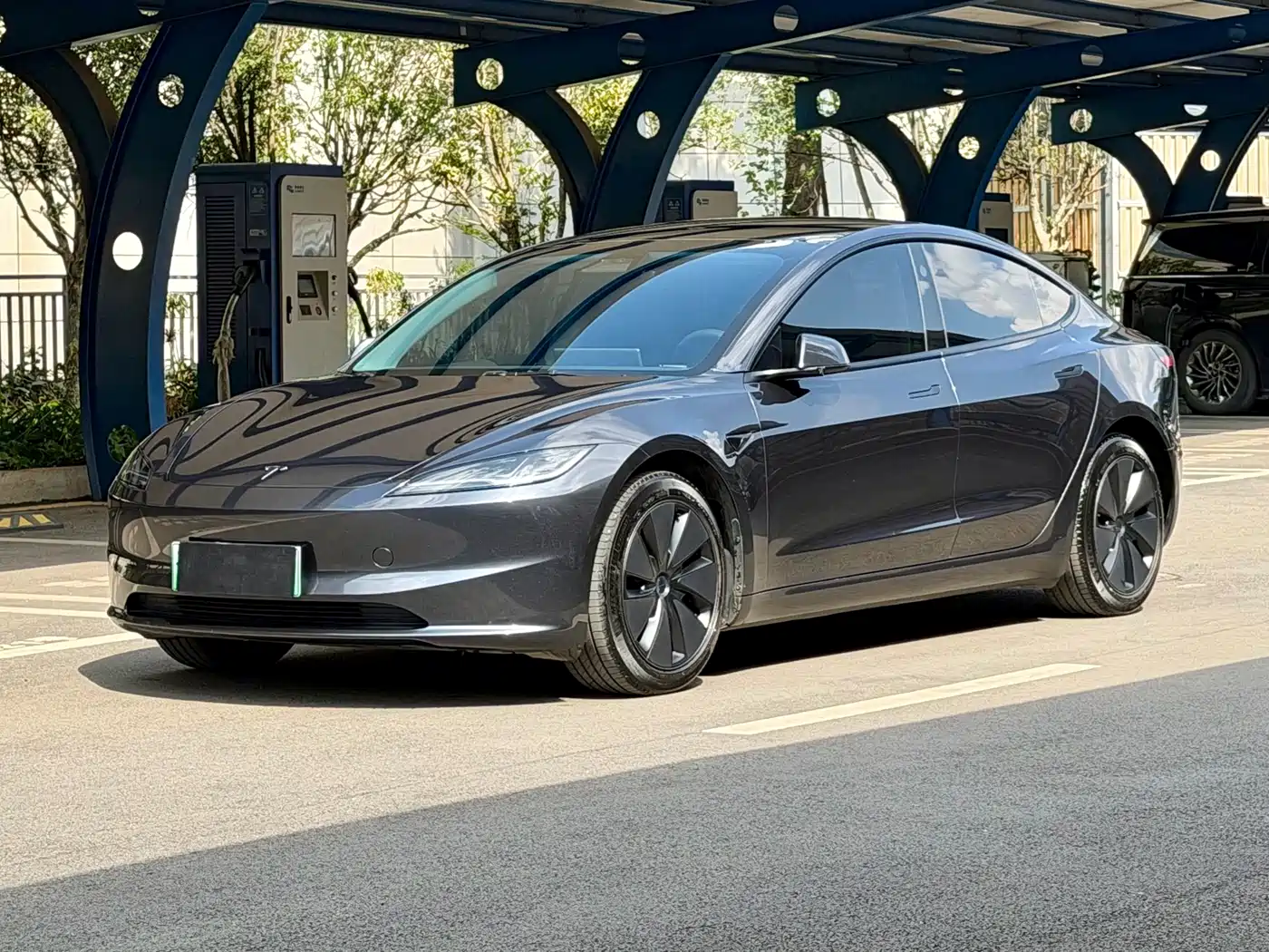 Фото 1 - Tesla Model 3