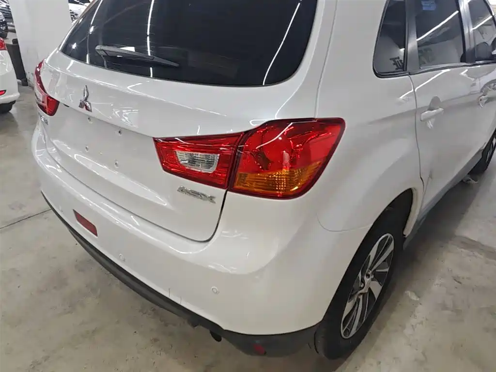 Mitsubishi ASX 2016 2.0L CVT 2WD Navigation Edition фото 8