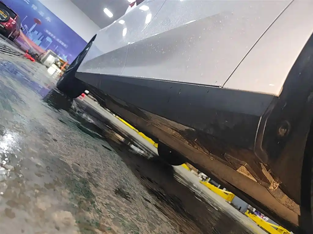 Geely Galaxy Galaxy L6 2024 125km PLUS Soaring Dragon Edition фото 22