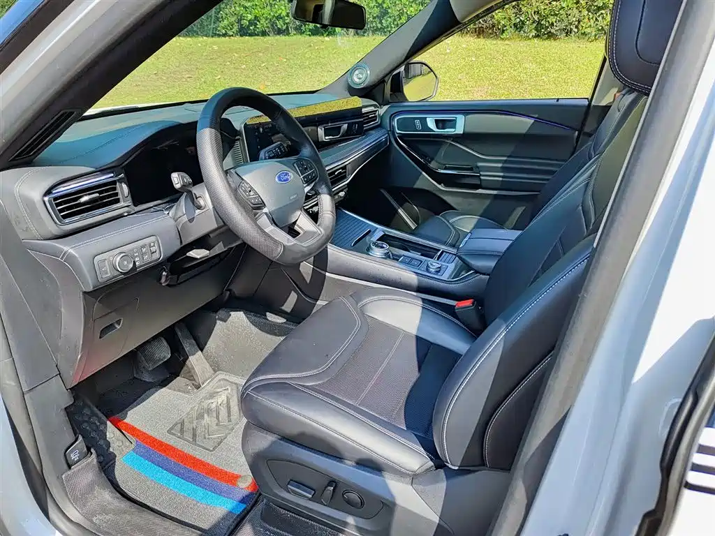 FORD EXPLORER