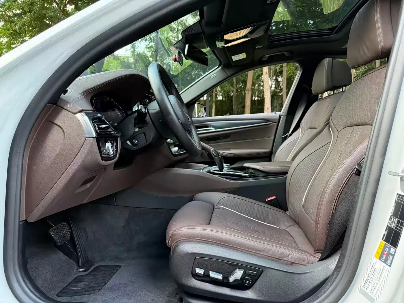 BMW 5 Series New Energy 2021 535Le Pioneer Edition M Sport Package фото 16