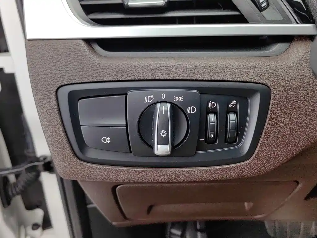 Фото 21 - BMW X1