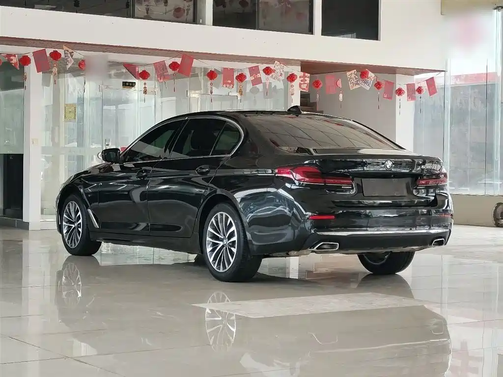 BMW 5-SERIES