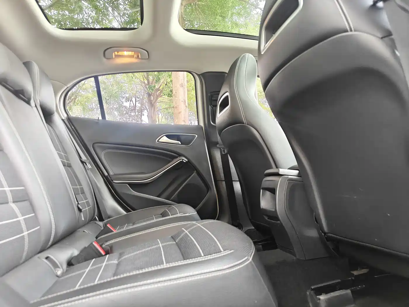 Mercedes-Benz GLA (Import) 2015 GLA 200 фото 17