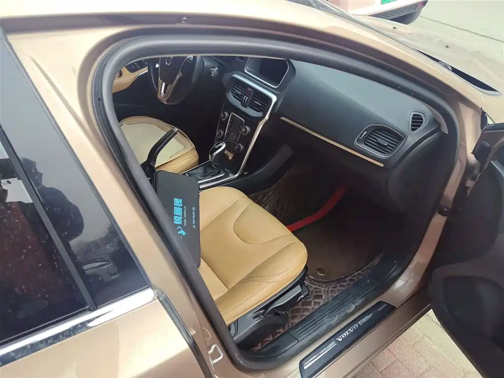 Volvo V40 2017 2017 T3 Inscription