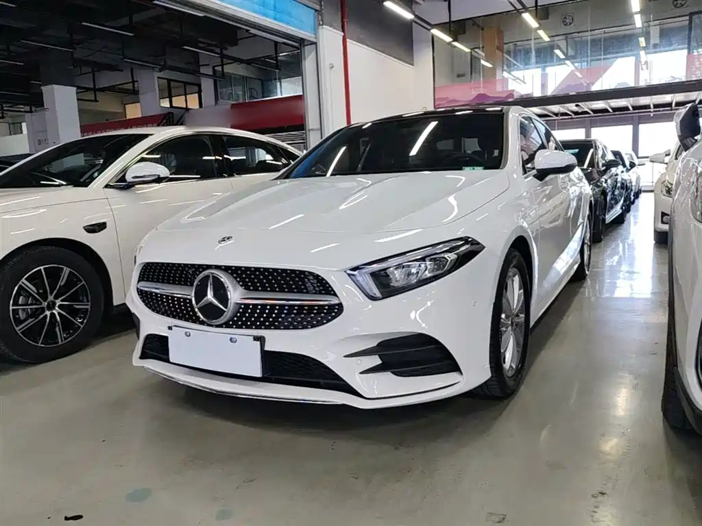 Mercedes-Benz A-Class 2022 Facelift A 200 L Sport Sedan Dynamic фото 2