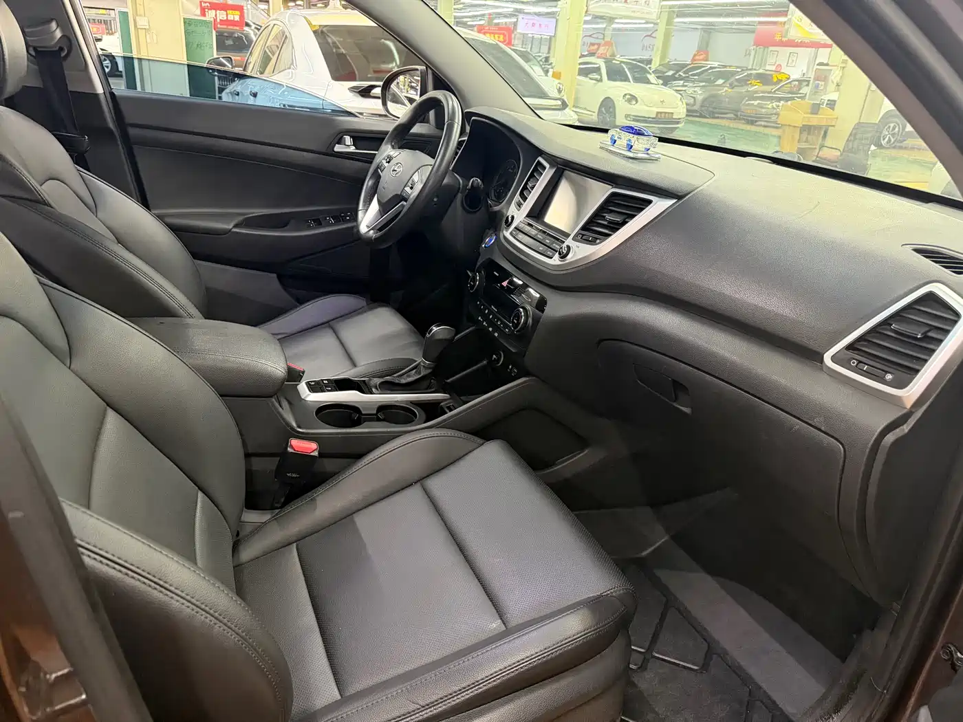 Hyundai Tucson 2015 1.6T Dual Clutch 2WD Leading фото 10