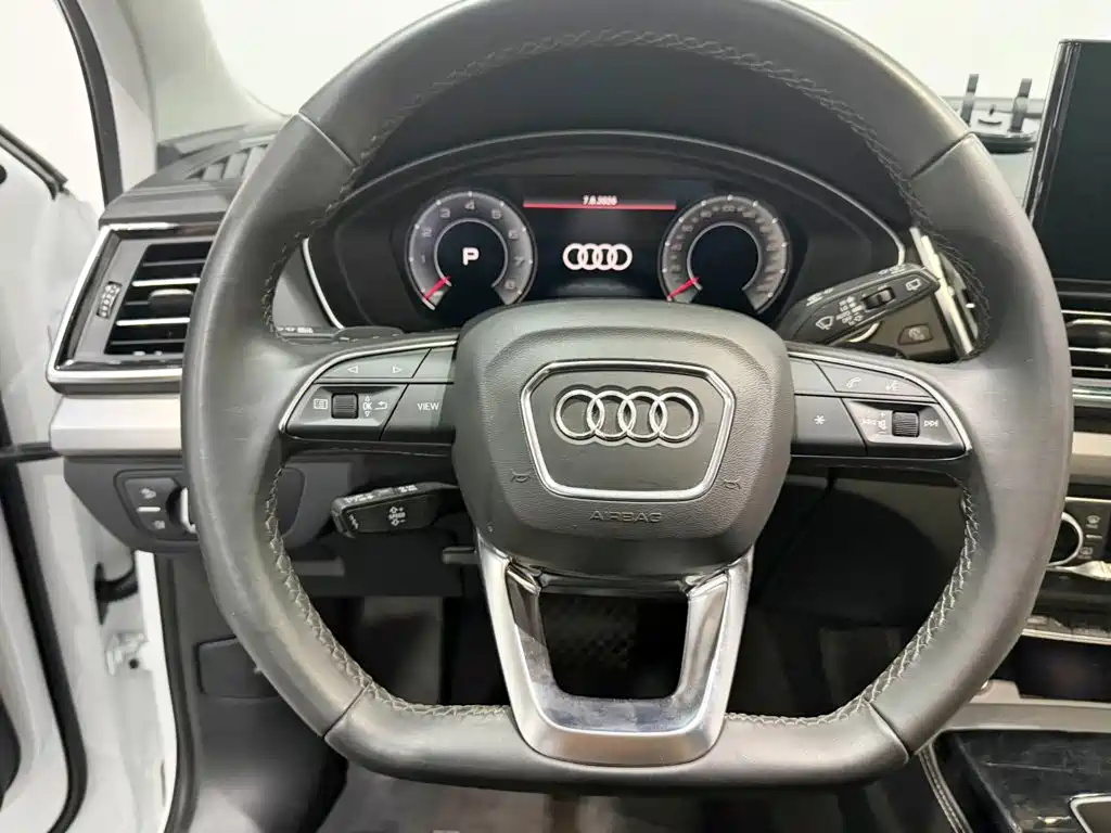 Фото 8 - Audi Q5L