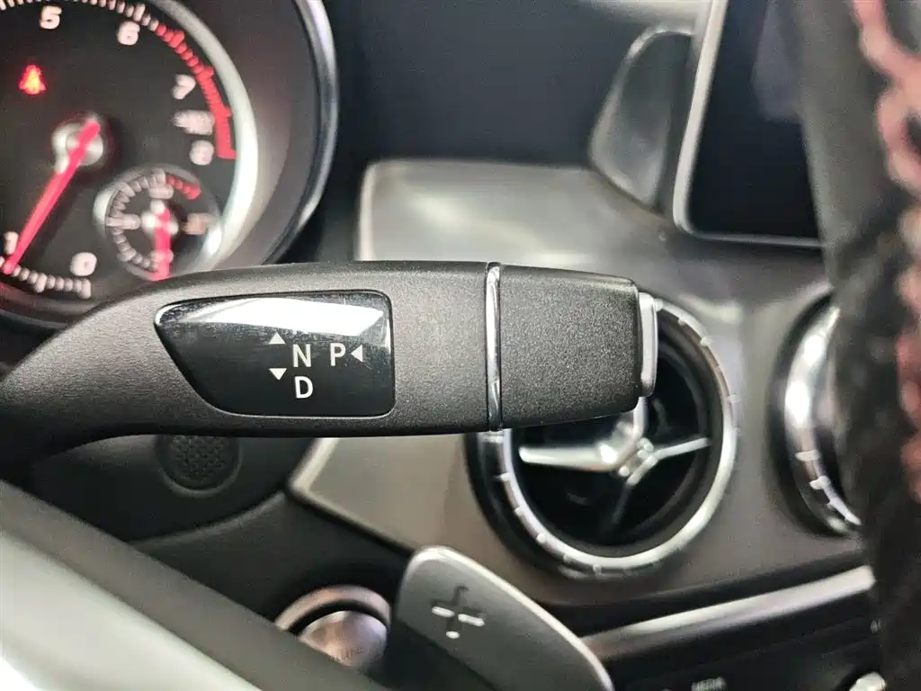 Mercedes-Benz CLA (Import) 2018 CLA 220 4MATIC фото 14