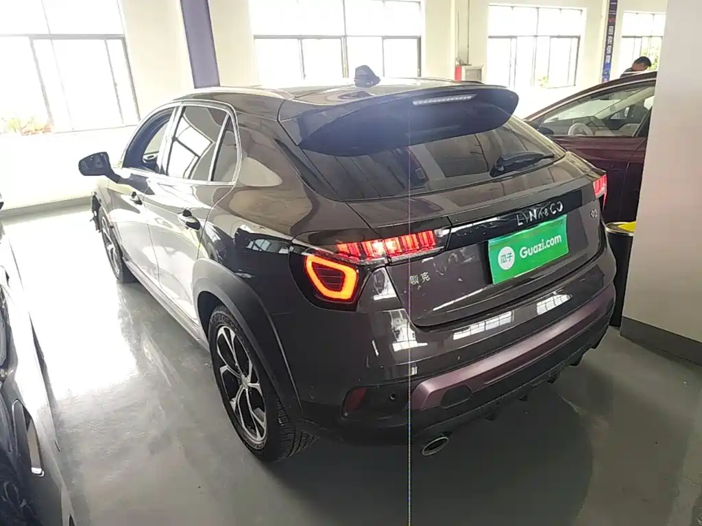 Фото 23 - Lynk & Co 02