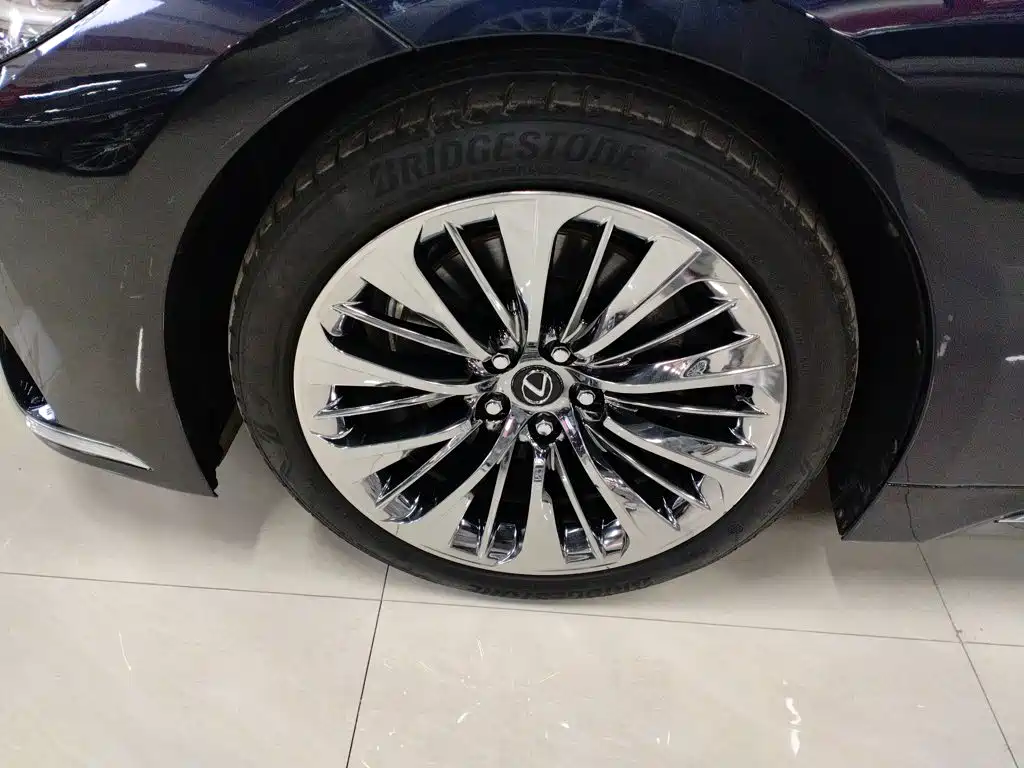 Lexus LS 2021 2021 500h Excellence Edition