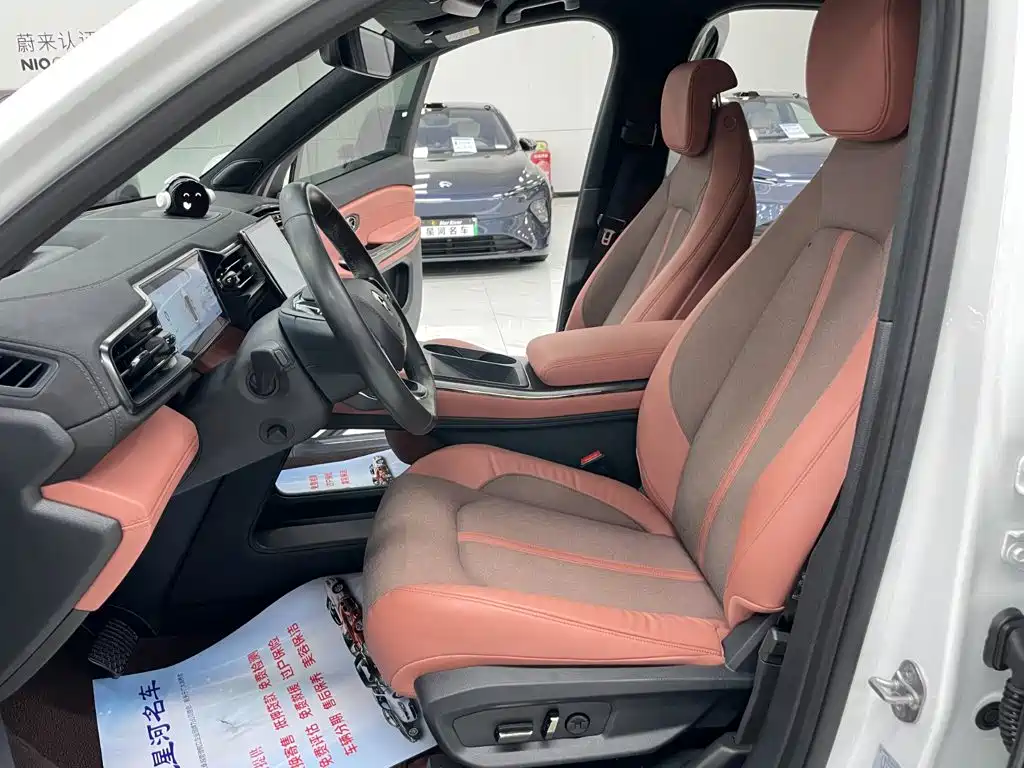 Фото 8 - NIO EC6