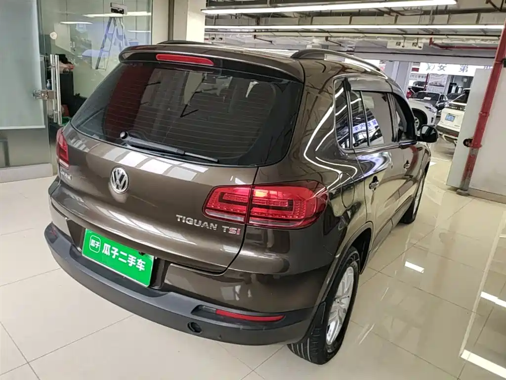 Volkswagen Tiguan 2015 1.8TSI Automatic 2WD Trendline фото 7