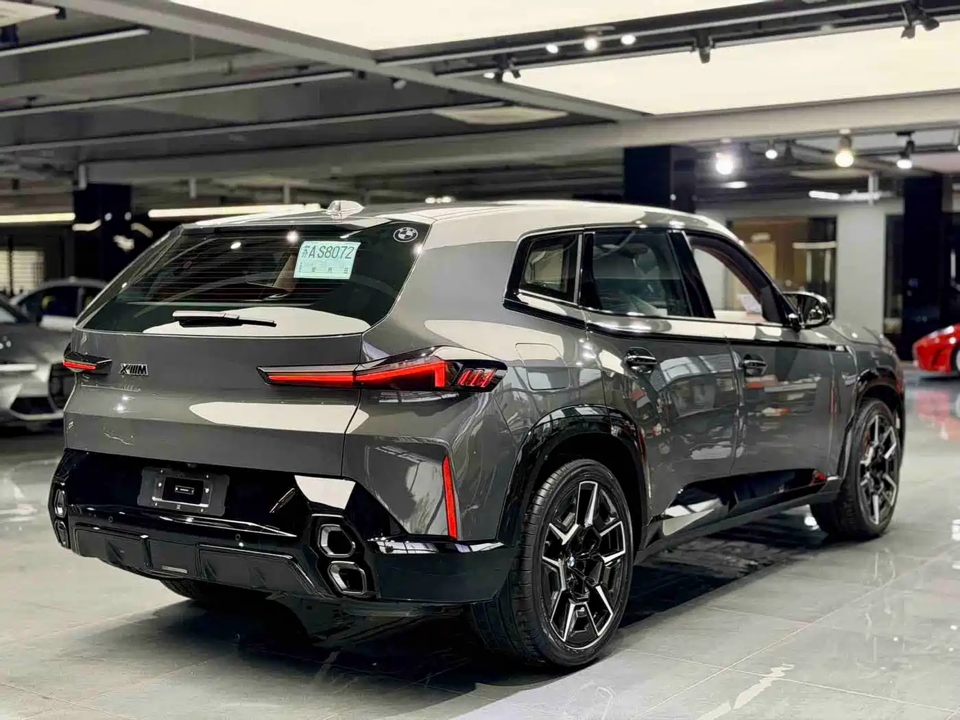 BMW XM 2023 50e фото 6
