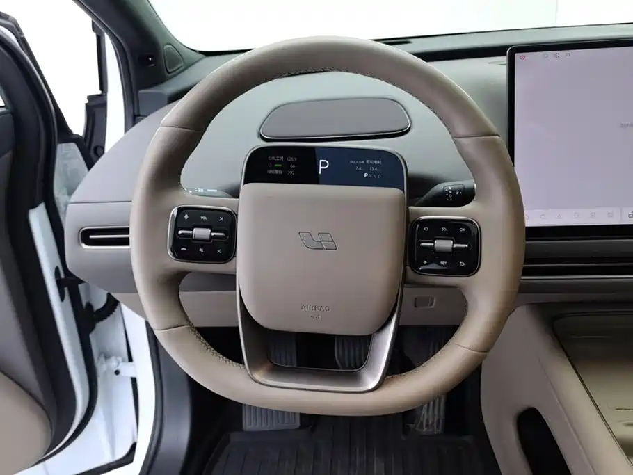 Li Auto i6 2026 2025 2WD Base Model