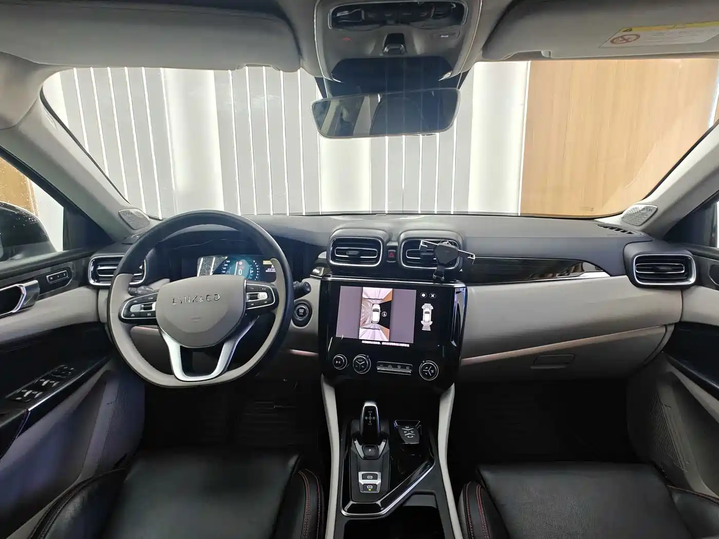 Lynk & Co 02 2018 Model 1.5T DCT 2WD Yao Pro Edition China V фото 12
