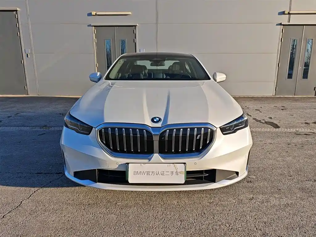 BMW I5