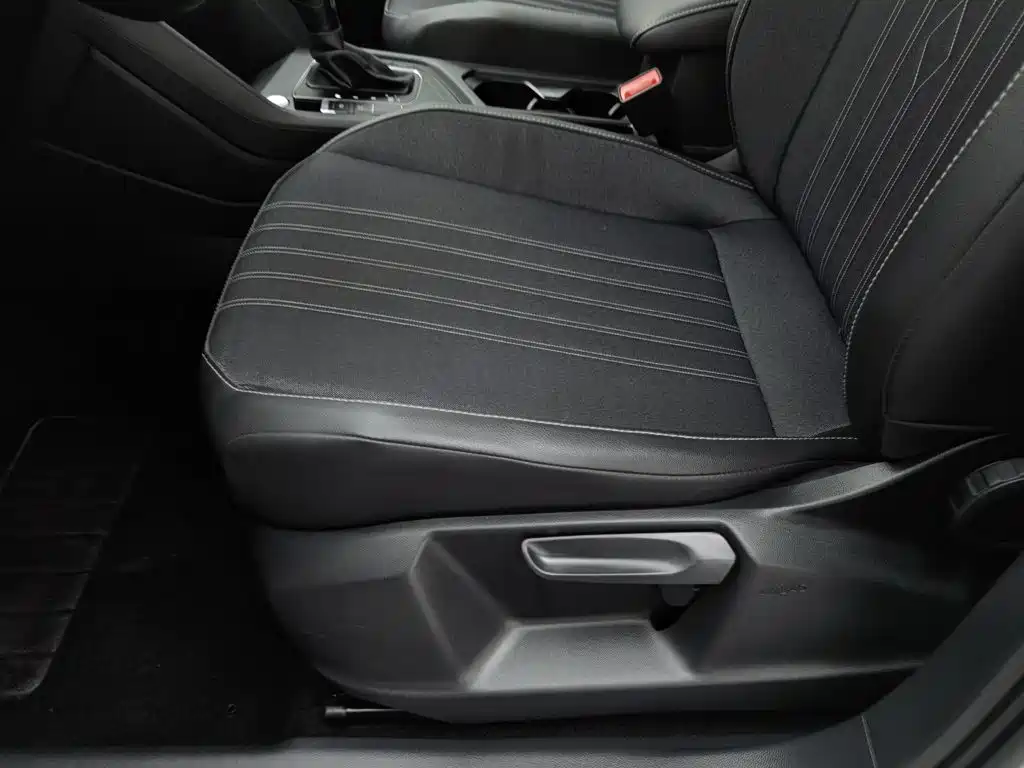 Фото 20 - Volkswagen Tiguan L