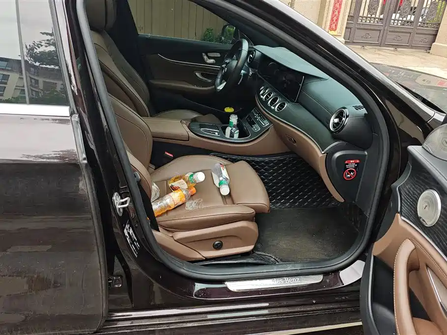 Mercedes-Benz E-Class 2023 E 260 L Sport фото 8