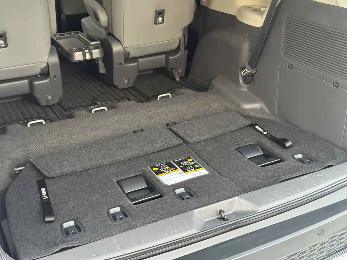 Toyota Granvia 2023 2.5L Hybrid Comfort Edition фото 20