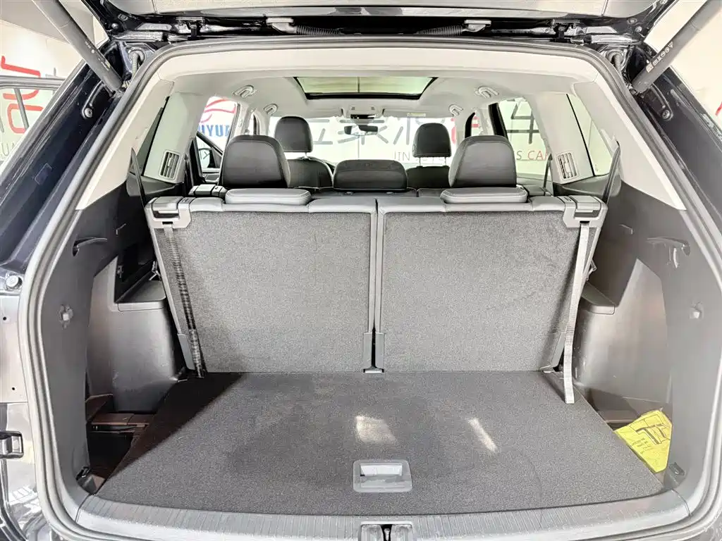 Volkswagen Teramont 2023 380TSI AWD Premium Flagship Edition фото 13