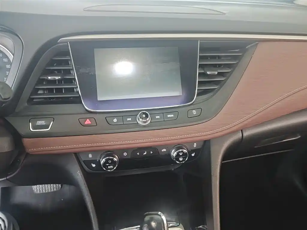 Buick GL6 2018 18T 6-Seater Premium фото 13