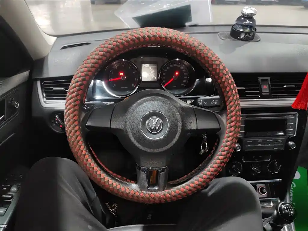 Volkswagen Bora 2014 1.6L Manual Comfort Edition фото 7