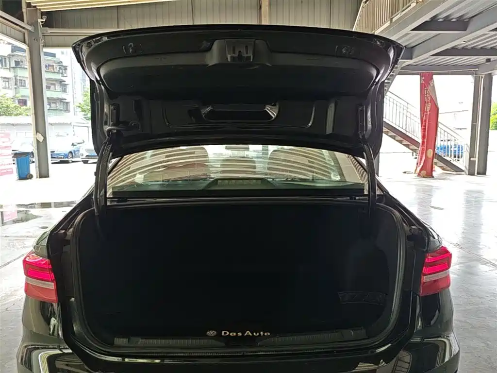 Volkswagen Lavida 2018 280TSI DSG Comfort Edition China V фото 19