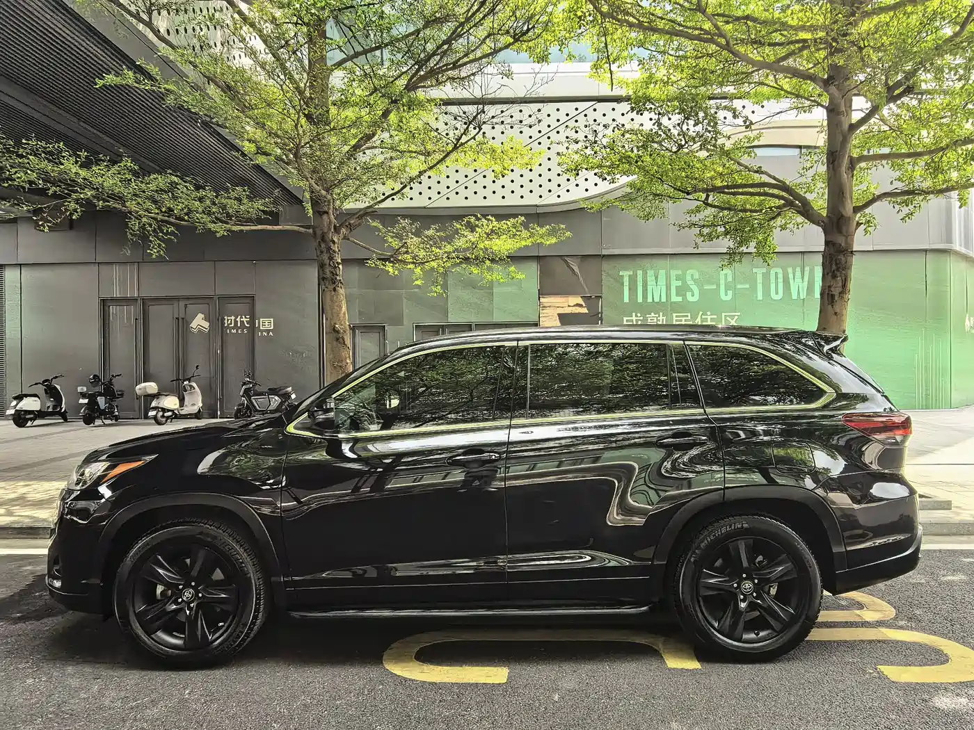 Toyota Highlander 2018 Model 2.0T 4WD Knight Edition 7-Seater China VI фото 5