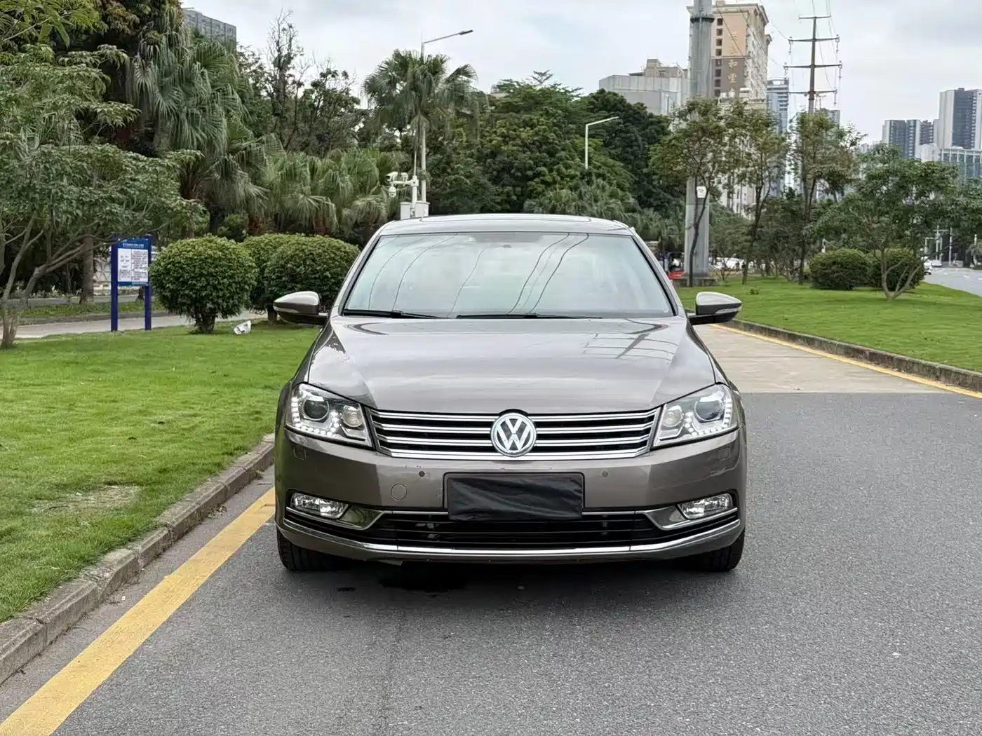 Volkswagen Magotan 2015 1.8TSI Luxury фото 2