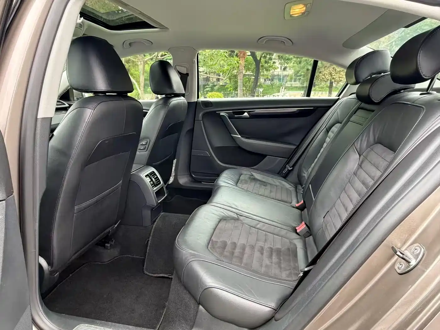 Volkswagen Magotan 2015 1.8TSI Luxury фото 15